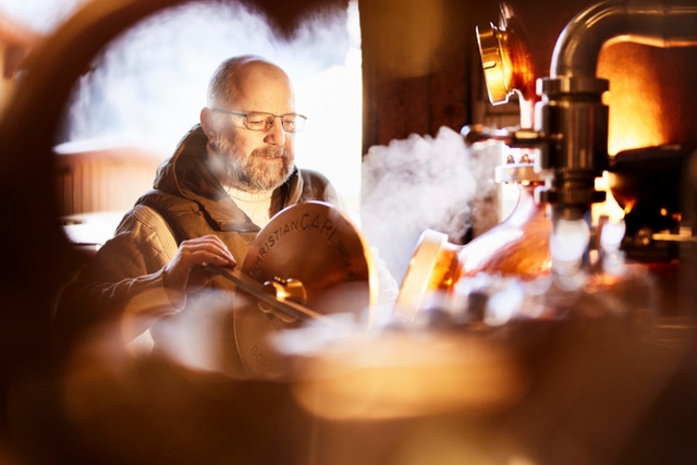 Master distiller Oliver Huber, Bergbrennerei Löwen in Au © Adolf Bereuter - Bregenzerwald Tourismus